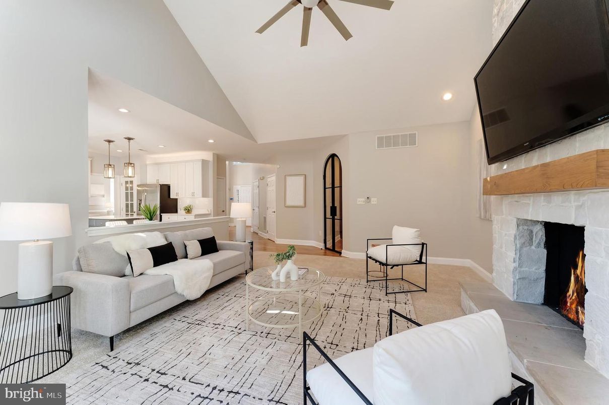 Fireplace, Interior, Kitchen, Living room, Pendant Lights, Recessed Lighting, Stainless Steel Appliances