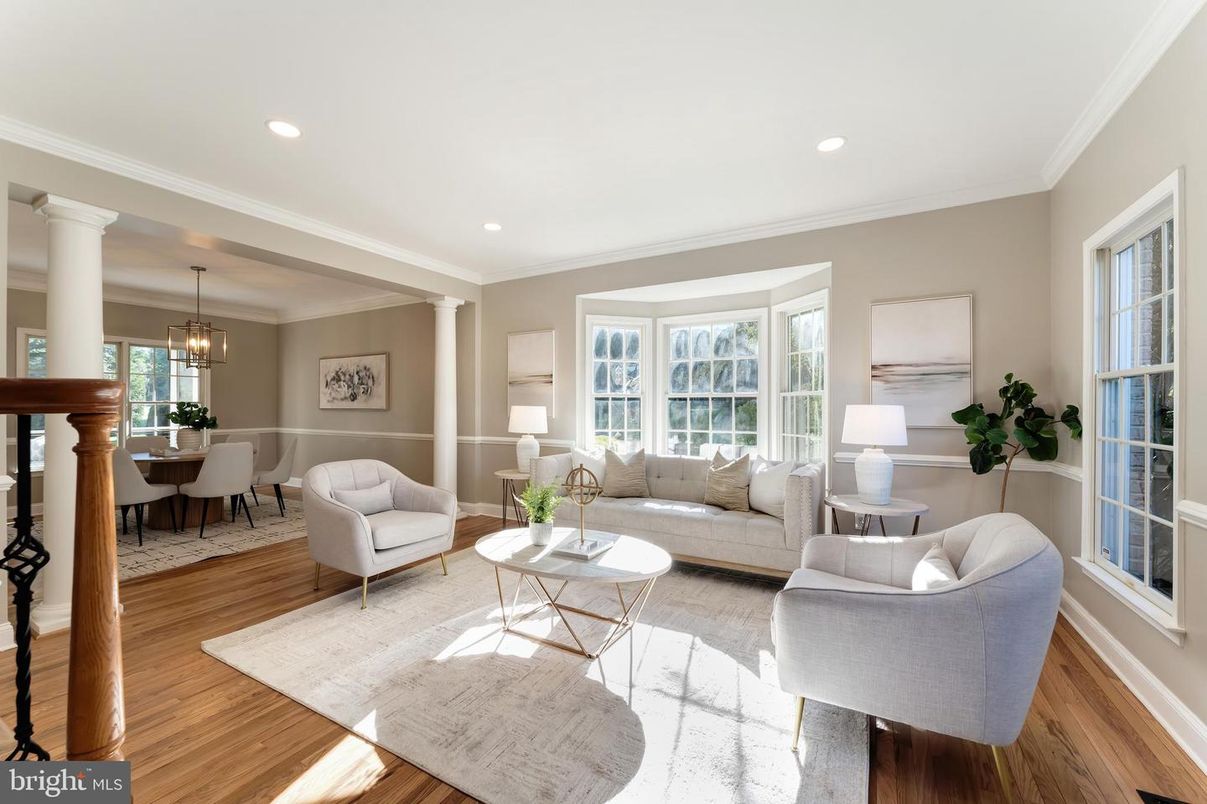 Dining room, Interior, Living room, Pendant Lights, Recessed Lighting, Wood Texture Flooring