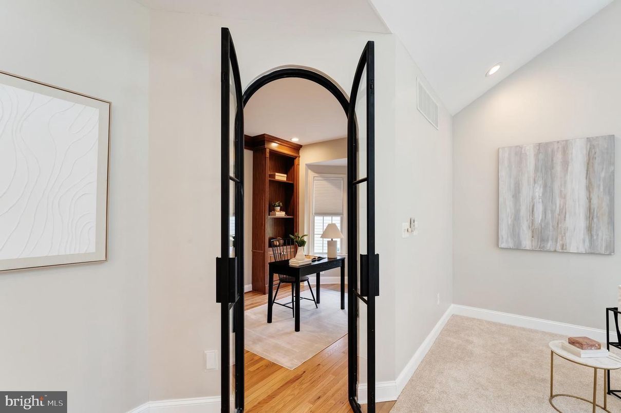 Home Office, Interior, Recessed Lighting, Wood Texture Flooring