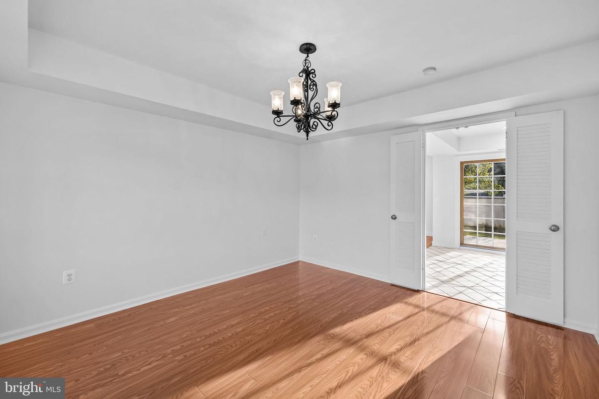 Chandelier, Empty room, Interior, Wood Texture Flooring