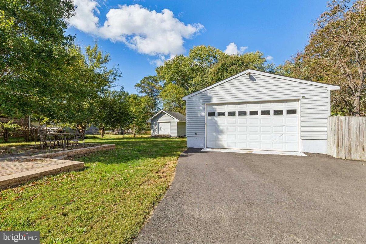 Backyard, Detached Garage, Exterior