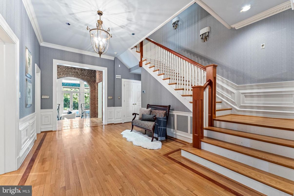 Interior, Pendant Lights, Recessed Lighting, Wood Texture Flooring