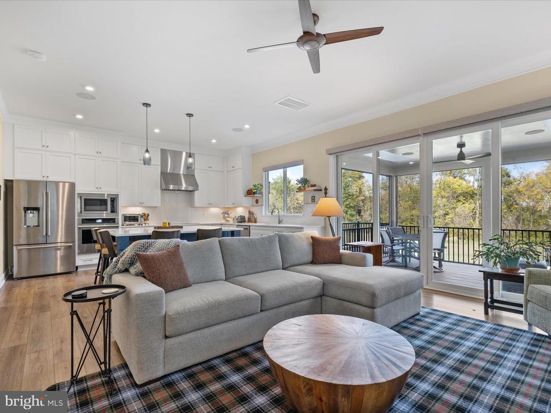 Dining room, Interior, Kitchen, Living room, Pendant Lights, Recessed Lighting, Stainless Steel Appliances, Wood Texture Flooring