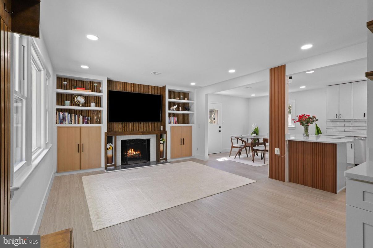 Dining room, Fireplace, Interior, Kitchen, Recessed Lighting, Wood Texture Flooring