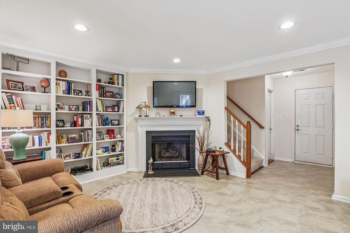 Fireplace, Interior, Living room, Recessed Lighting