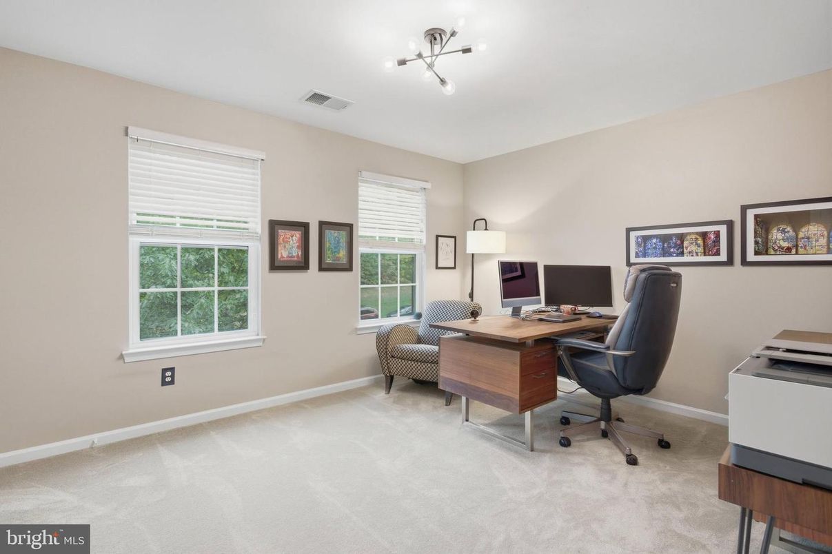 Home Office, Interior