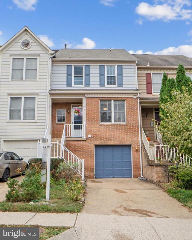 Attached, Exterior, Facade, Brick Facade, Rowhouse