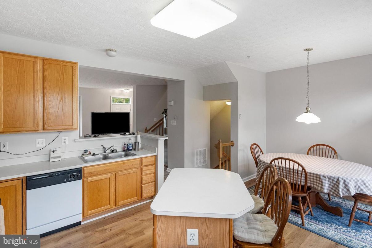 Dining room, Interior, Kitchen, Pendant Lights, Wood Texture Flooring
