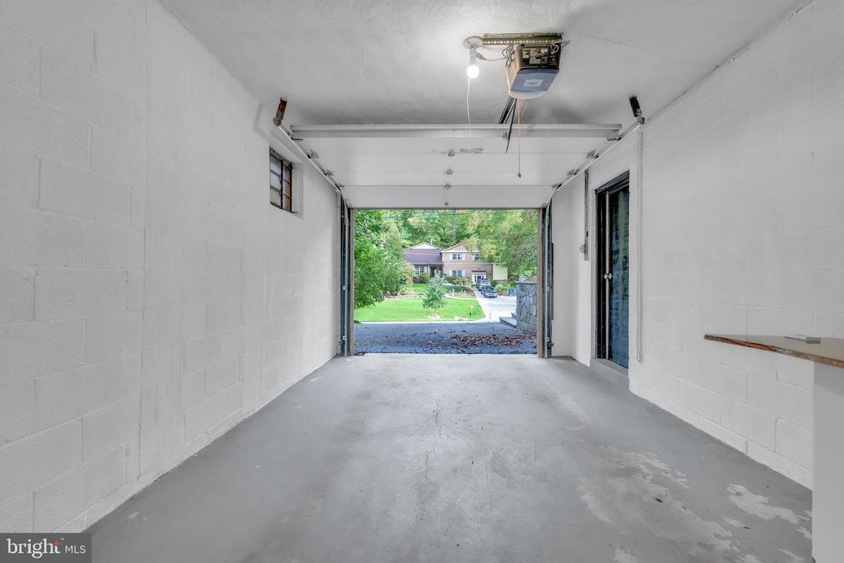 Garage, Interior, Stone Walls