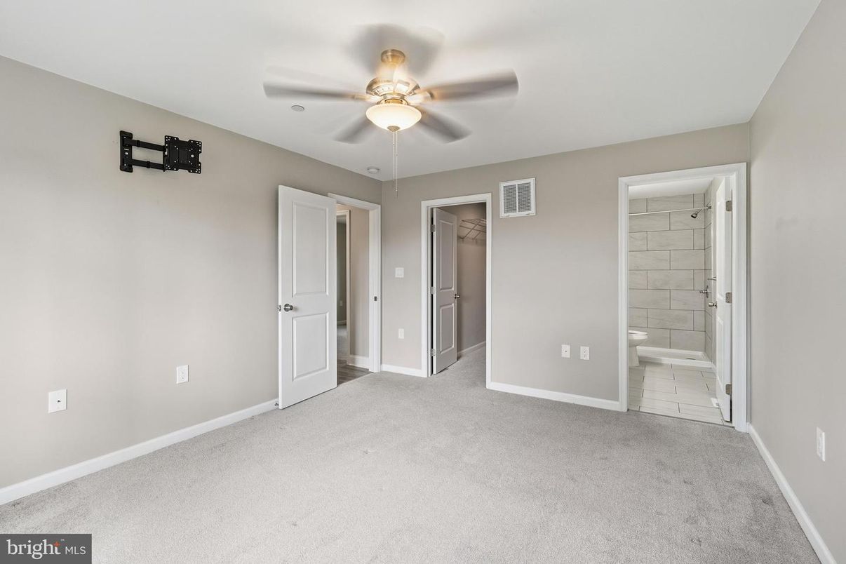 Bathroom, Empty room, Interior