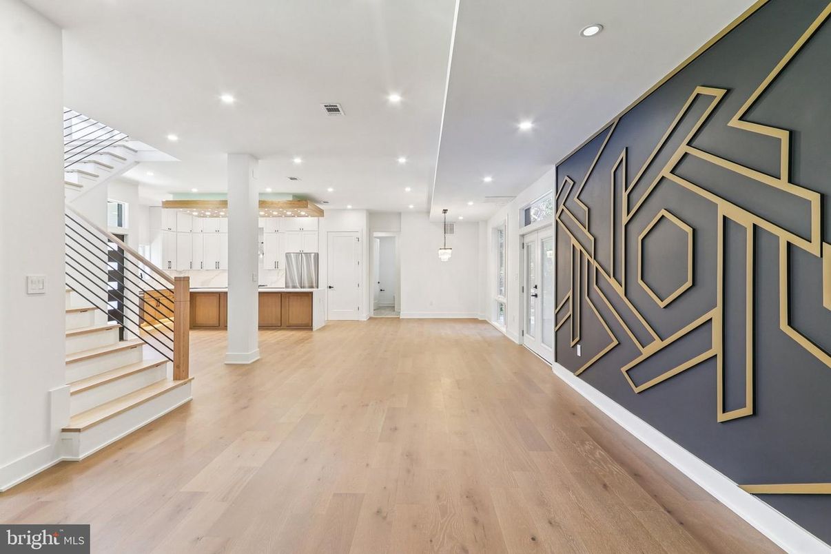 Interior, Pendant Lights, Recessed Lighting, Wood Texture Flooring