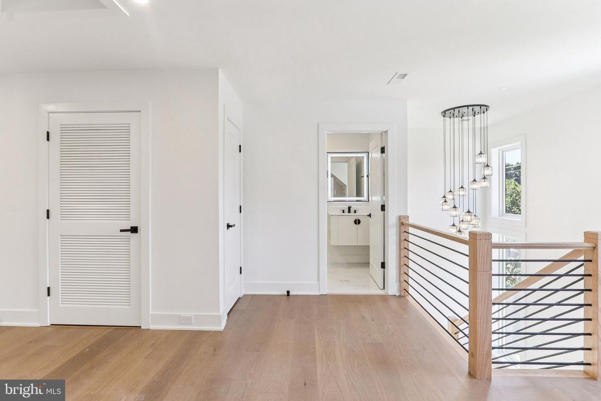 Interior, Pendant Lights, Wood Texture Flooring