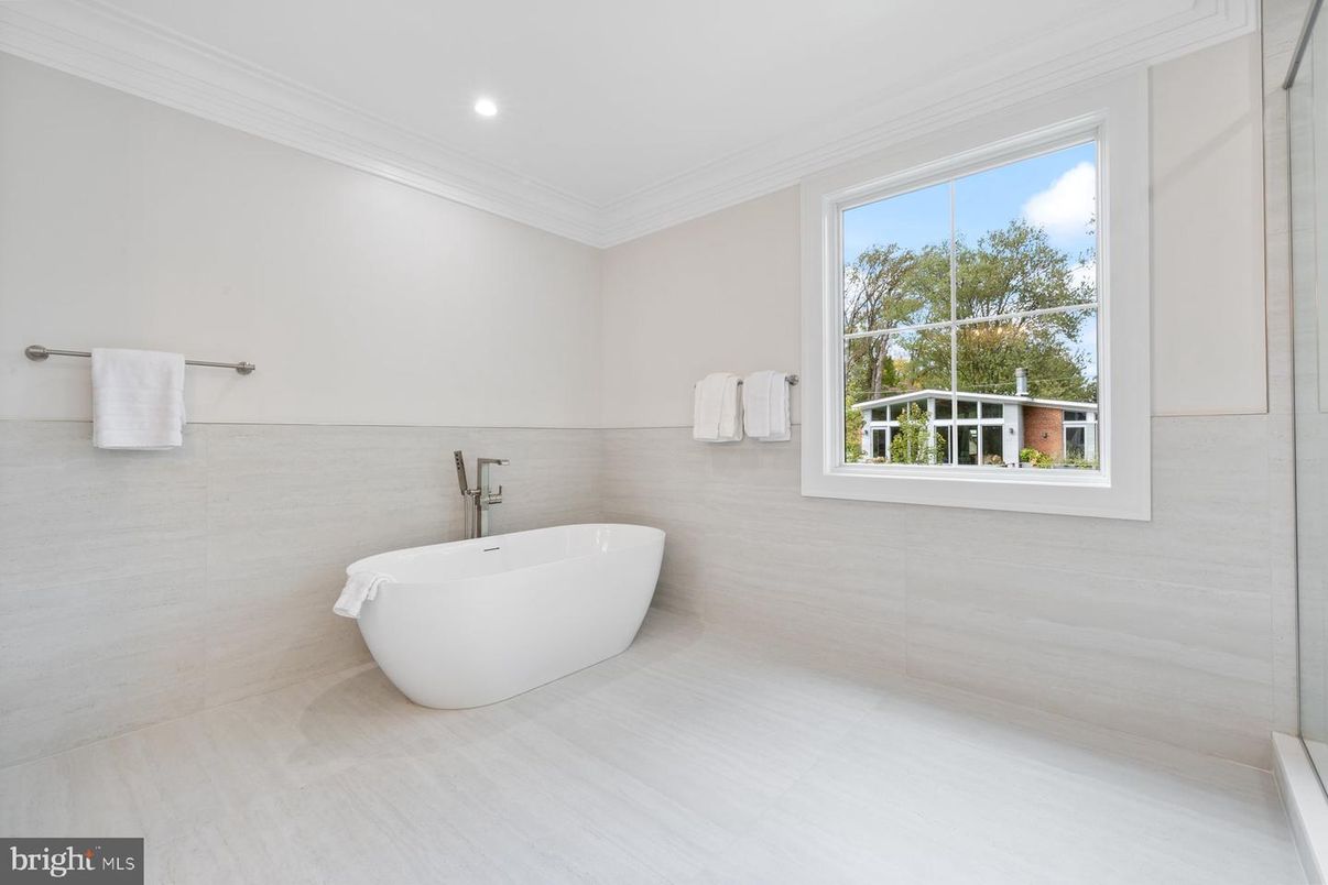 Bathroom, Free Standing Baths, Interior, Recessed Lighting