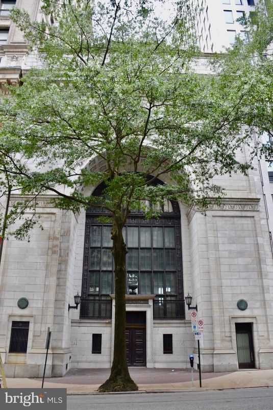 Exterior, Facade, Brownstone