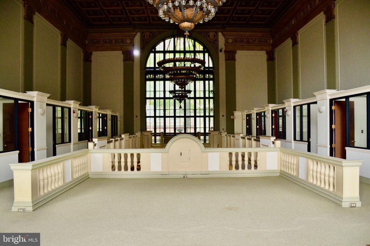 Chandelier, Interior