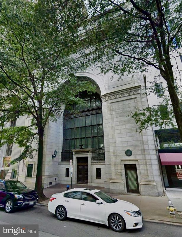 Exterior, Facade, Rowhouse