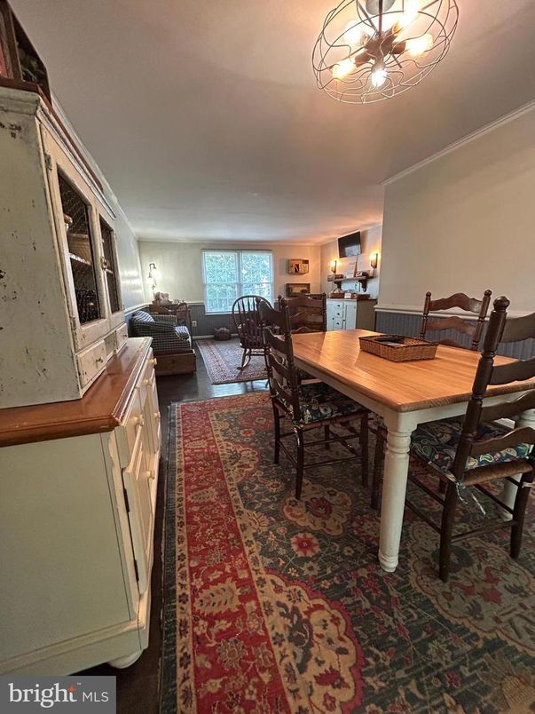 Chandelier, Dining room, Interior, Living room