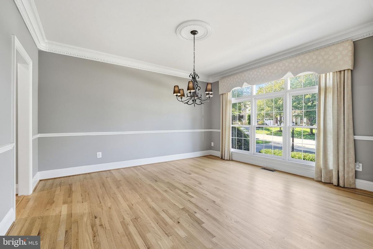 Chandelier, Empty room, Interior, Wood Texture Flooring