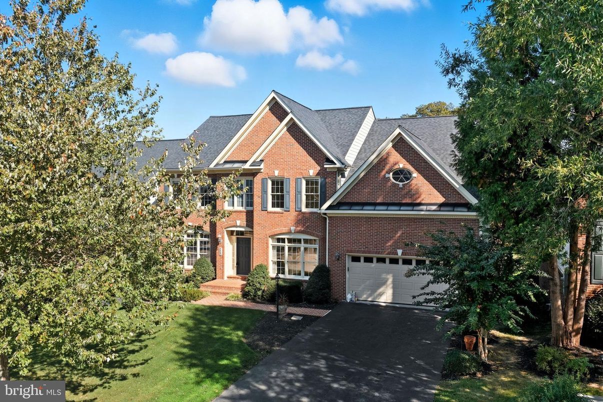 Attached, Exterior, Facade, Brick Facade, Brick Traditional