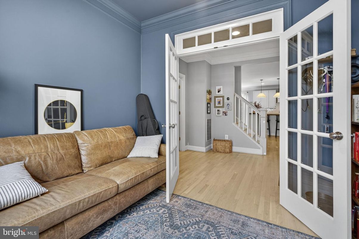 Interior, Pendant Lights, Wood Texture Flooring