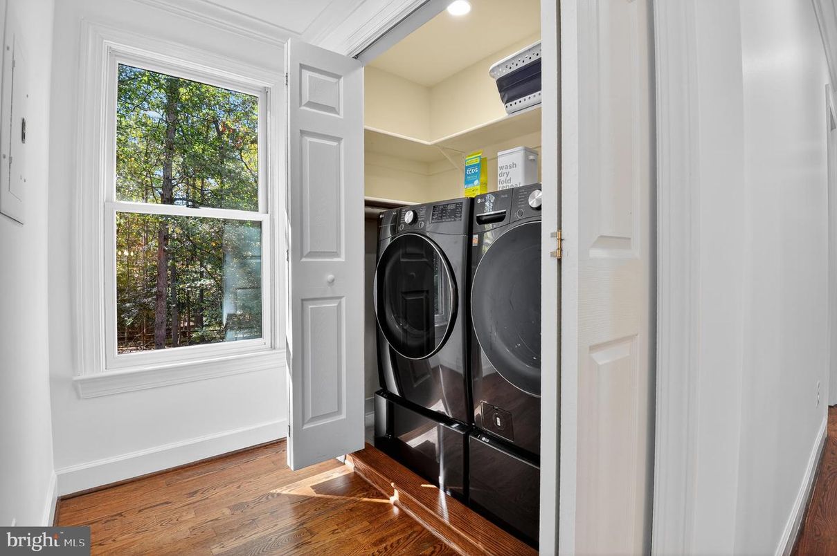 Interior, Recessed Lighting, Utility Closets, Washer, Wood Texture Flooring