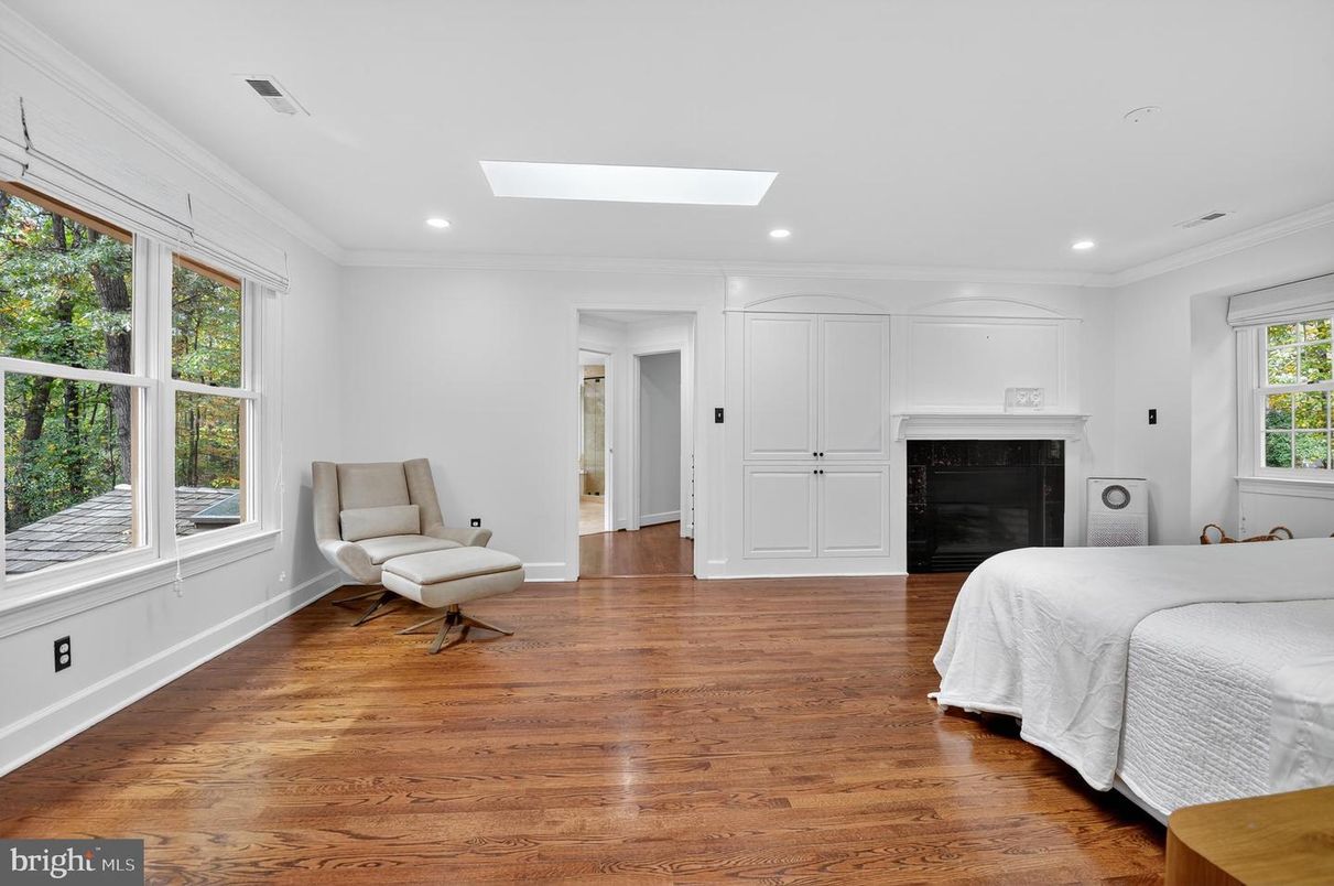Bedroom, Fireplace, Interior, Recessed Lighting, Wood Texture Flooring