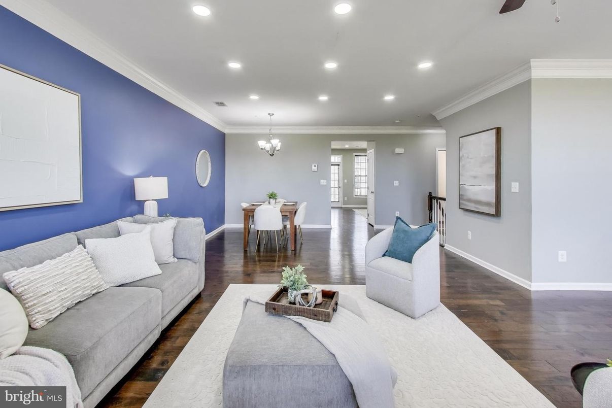 Chandelier, Dining room, Interior, Living room, Recessed Lighting, Wood Texture Flooring