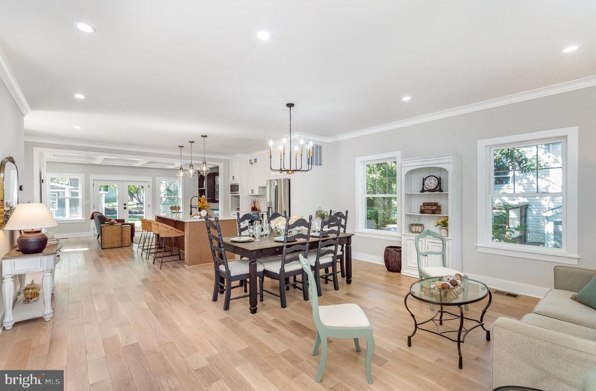 Dining room, Interior, Kitchen, Living room, Pendant Lights, Recessed Lighting, Wood Texture Flooring
