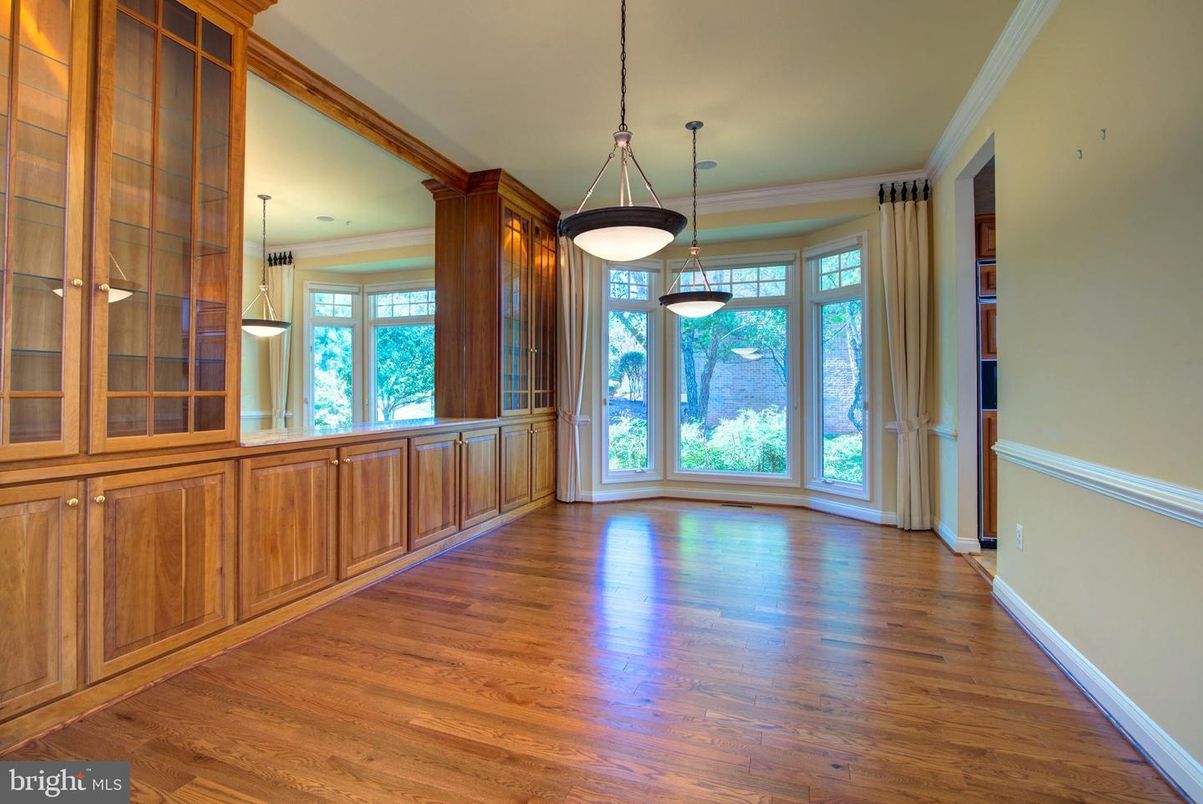 Empty room, Interior, Pendant Lights, Recessed Lighting, Wood Texture Flooring