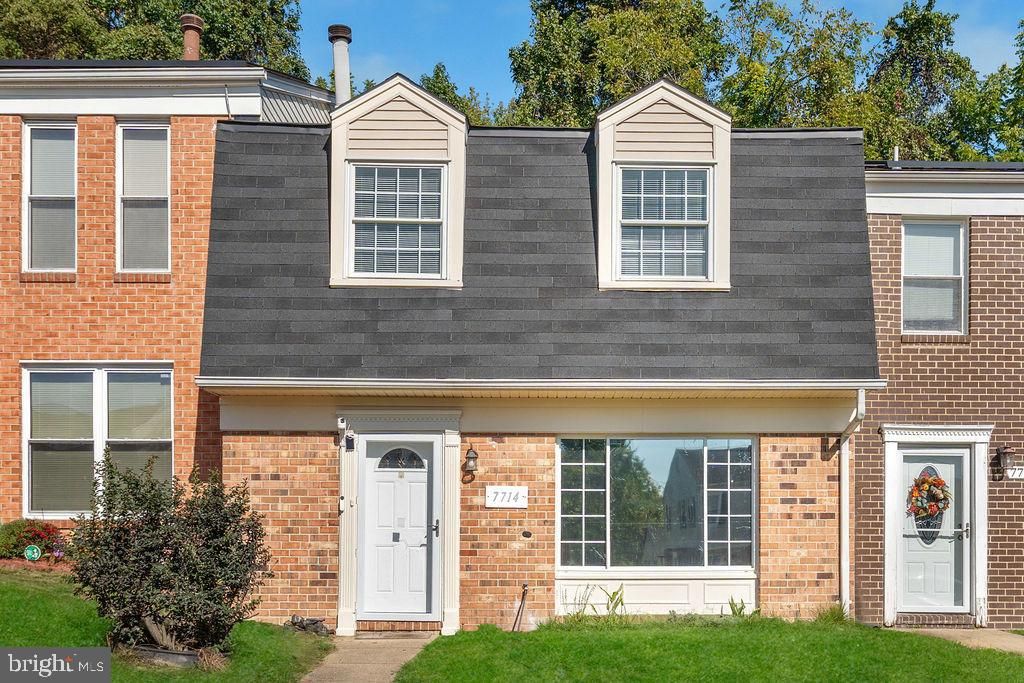 Exterior, Facade, Brick Facade, Georgian