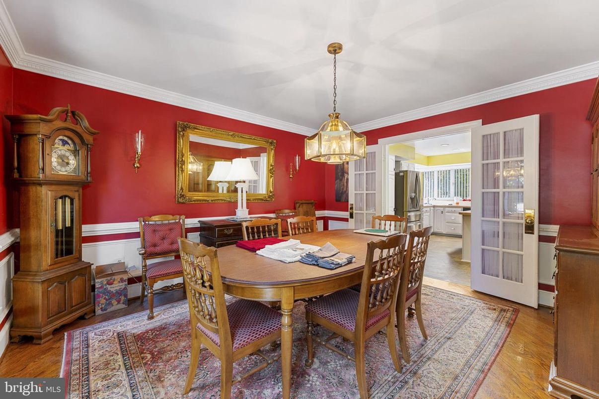 Dining room, Interior, Kitchen, Pendant Lights, Wood Texture Flooring