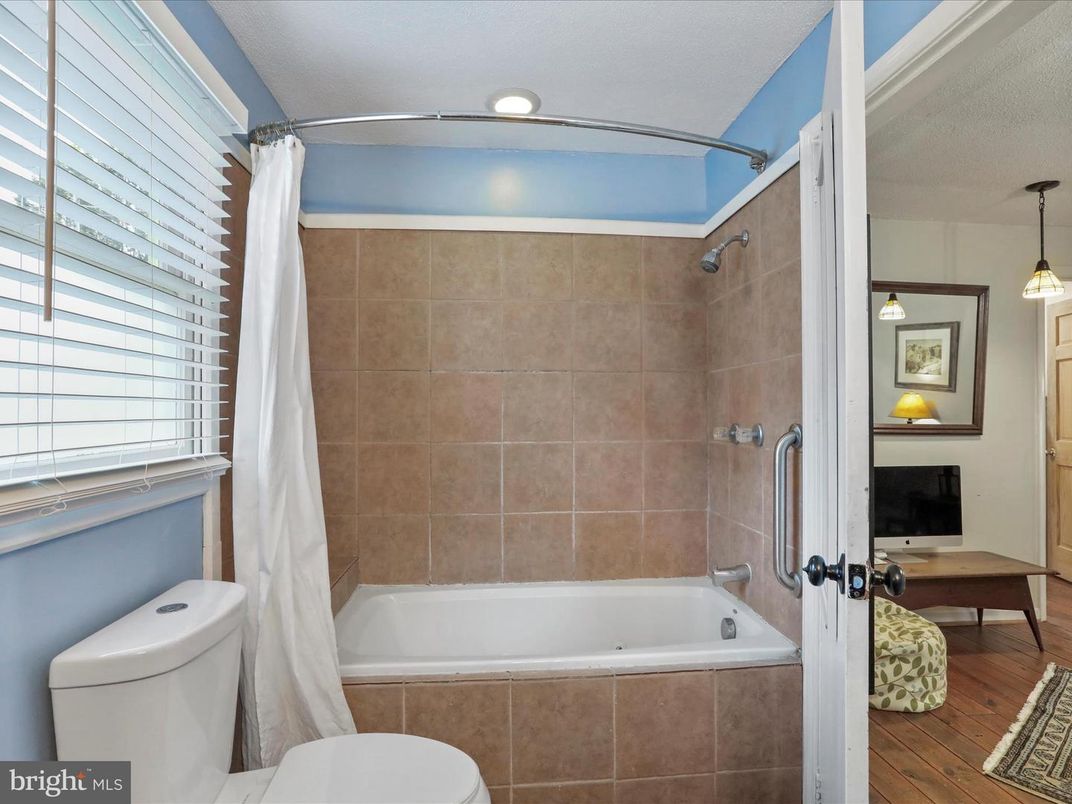 Bathroom, Interior, Pendant Lights, Recessed Lighting, Wood Texture Flooring