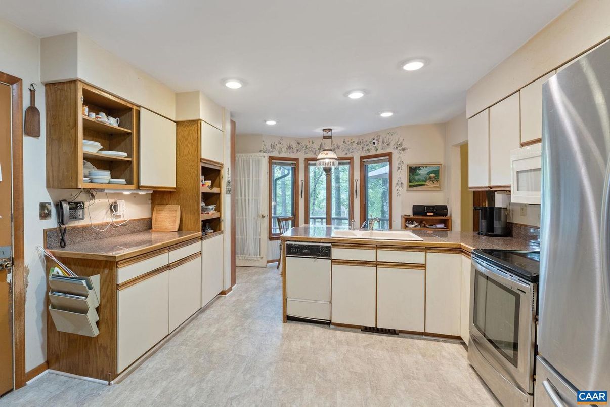 Interior, Kitchen, Pendant Lights, Recessed Lighting, Stainless Steel Appliances