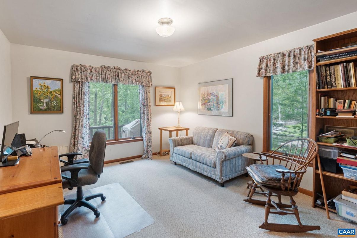 Home Office, Interior