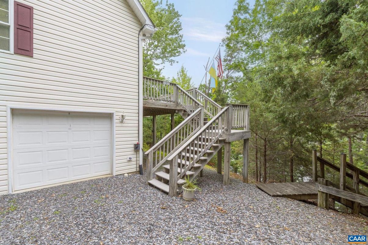 Detached Garage, Exterior