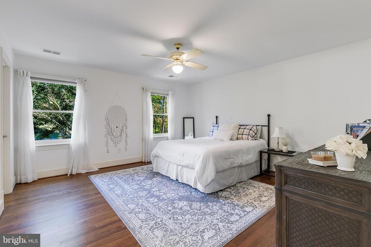 DE Listing image placeholder