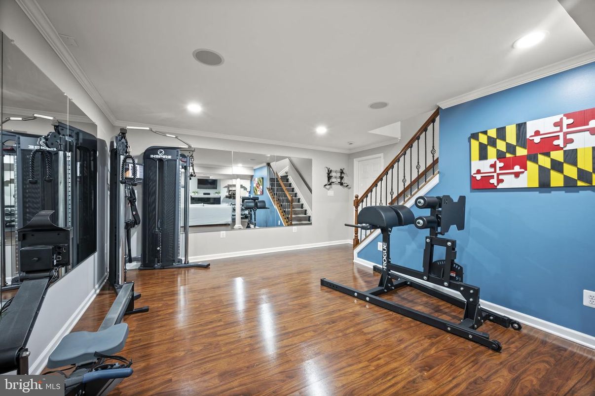 Fitness Equipment, Interior, Recessed Lighting, Wood Texture Flooring