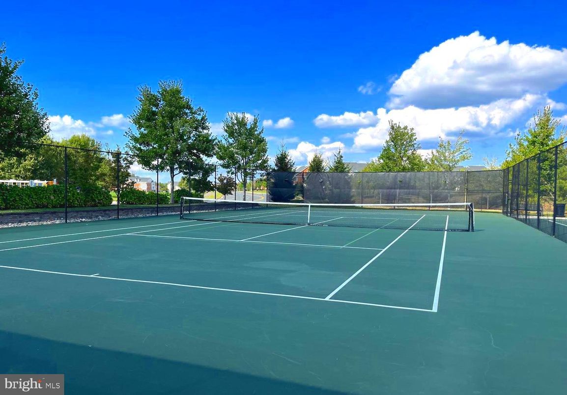 Exterior, Tennis Courts