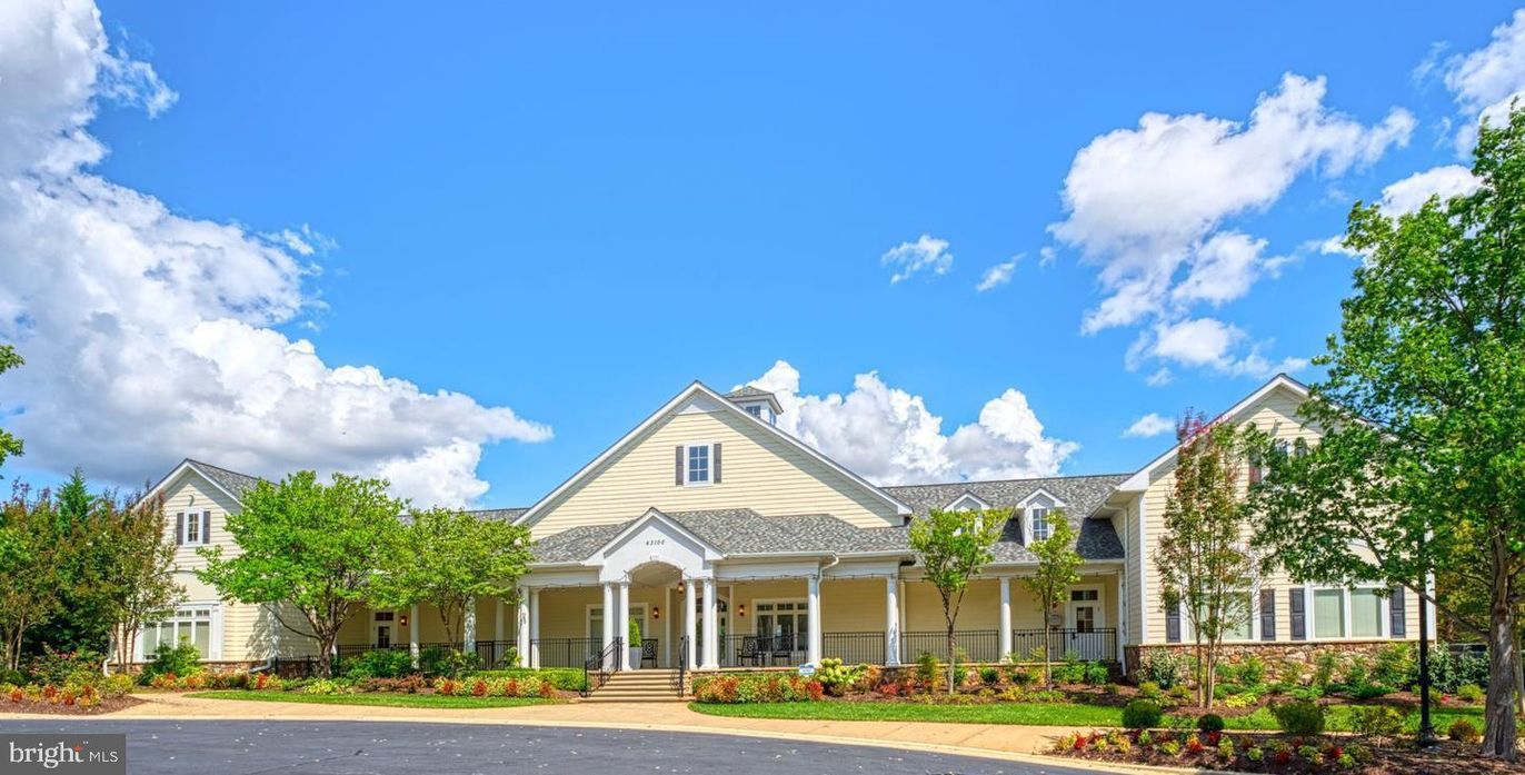 Exterior, Facade, Farmhouse