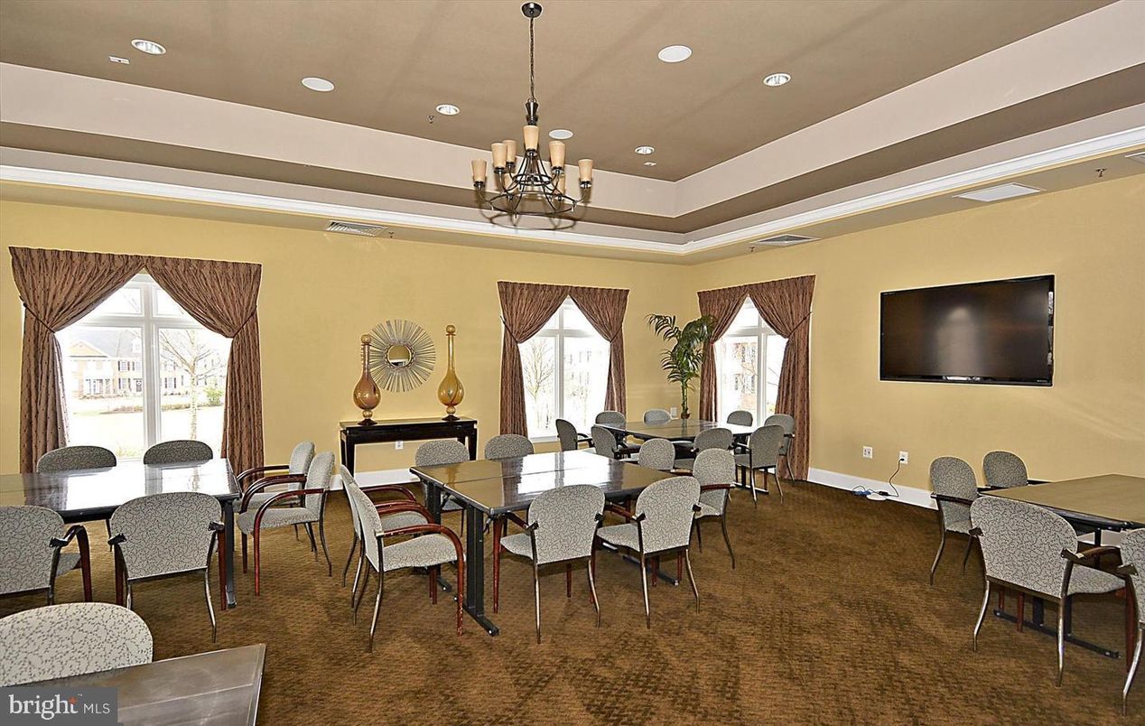 Chandelier, Dining room, Interior, Recessed Lighting