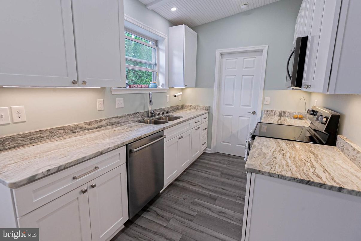 Interior, Kitchen, Recessed Lighting, Wood Texture Flooring