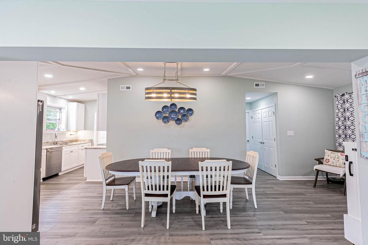 Dining room, Interior, Kitchen, Pendant Lights, Recessed Lighting, Wood Texture Flooring