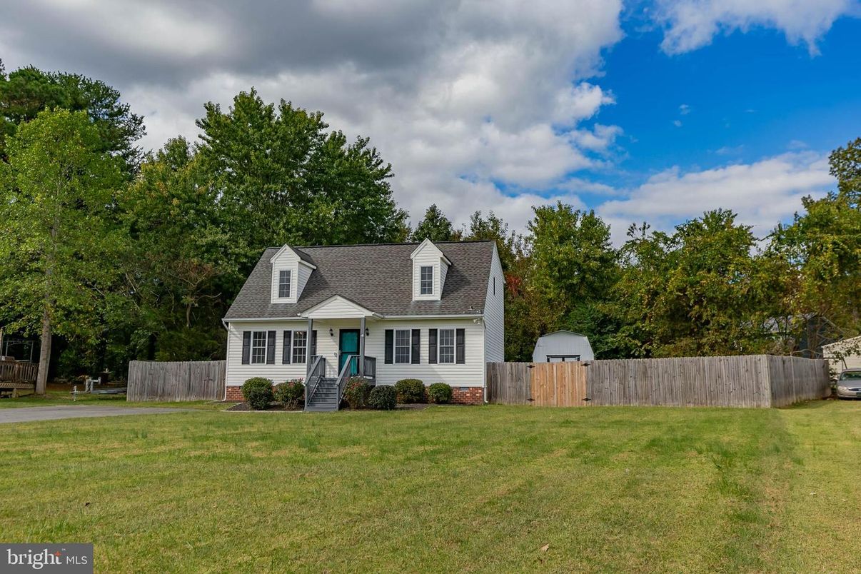 Backyard, Exterior, Facade, Cape Cod