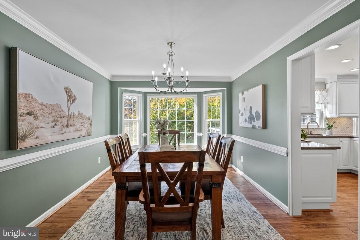 Chandelier, Dining room, Interior, Recessed Lighting, Wood Texture Flooring