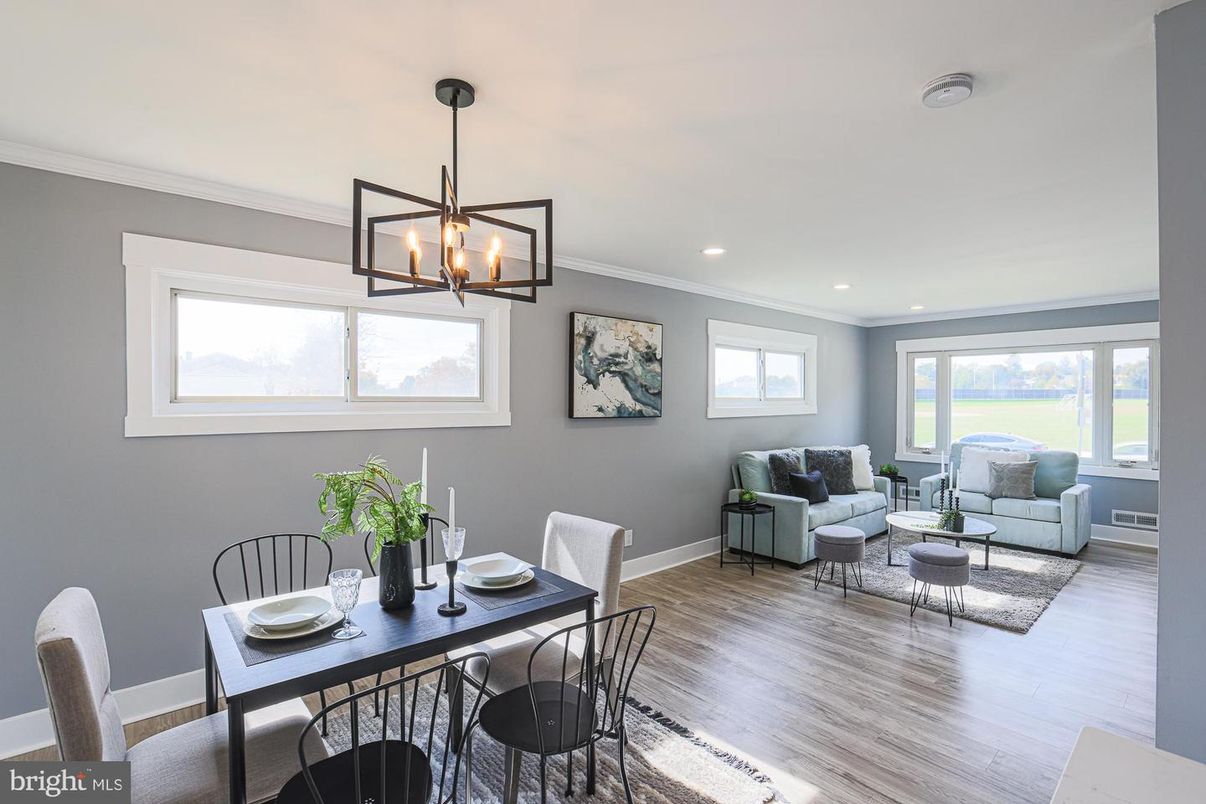 Dining room, Interior, Living room, Pendant Lights, Recessed Lighting, Wood Texture Flooring