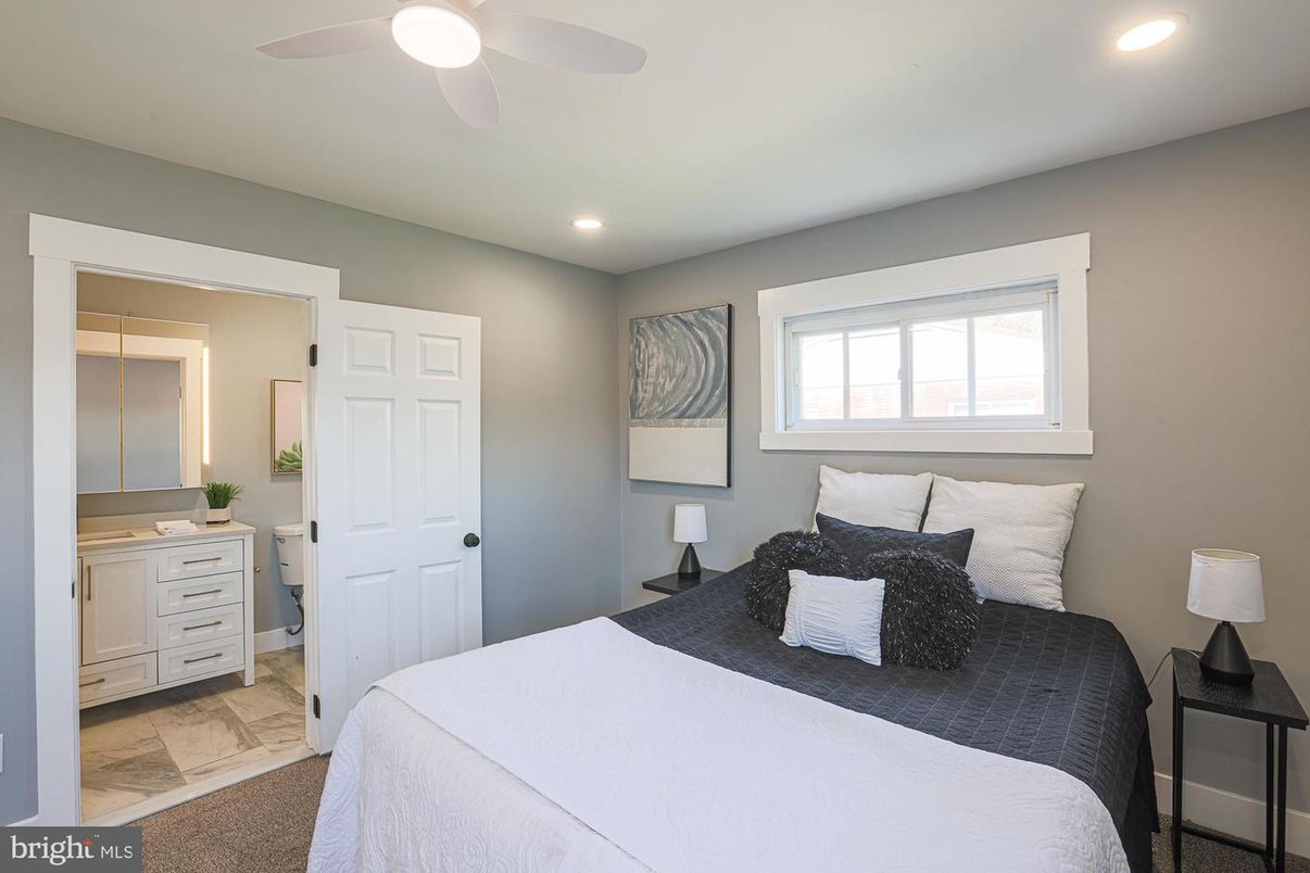 Bathroom, Bedroom, Interior, Recessed Lighting