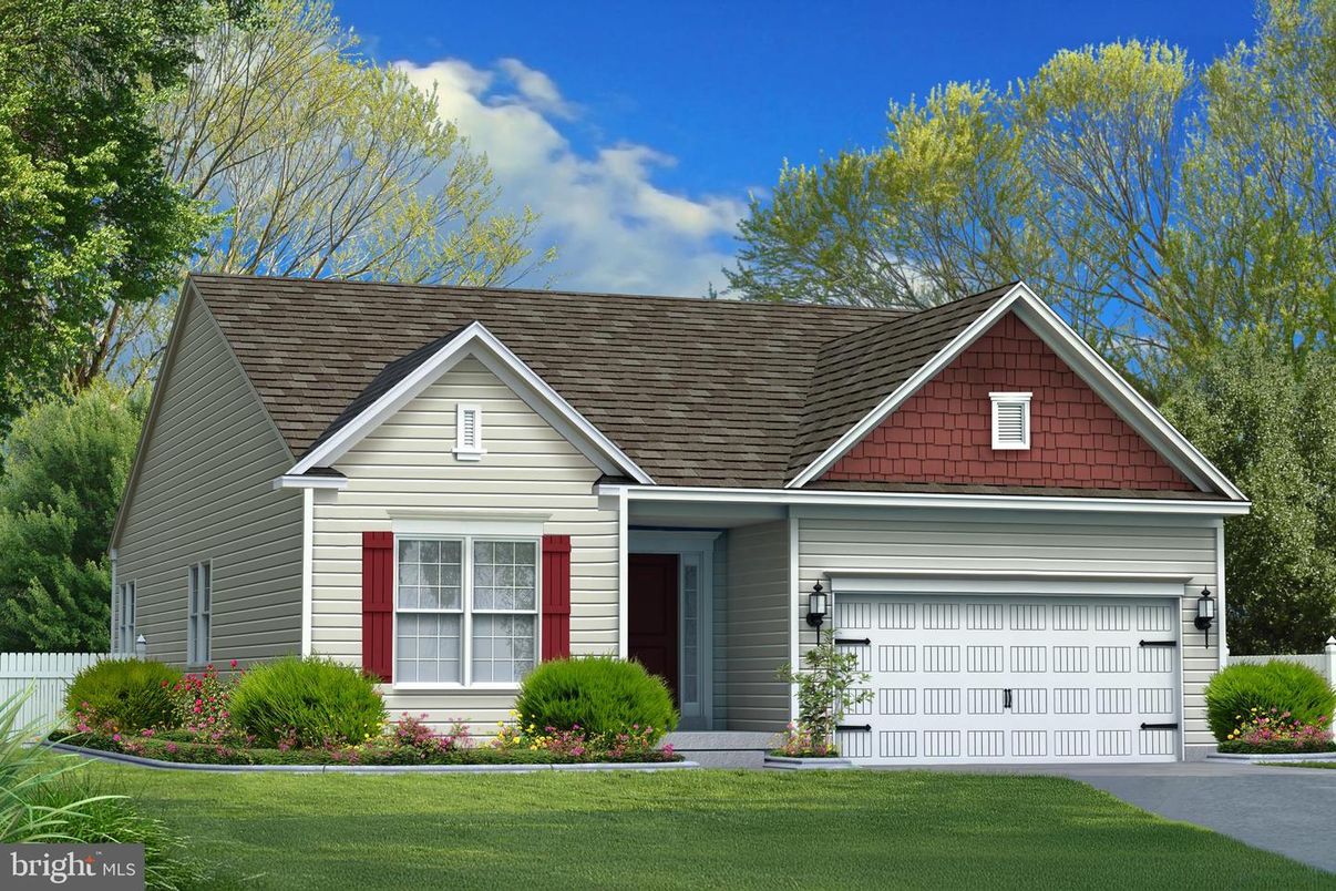 Attached, Exterior, Facade, Ranch