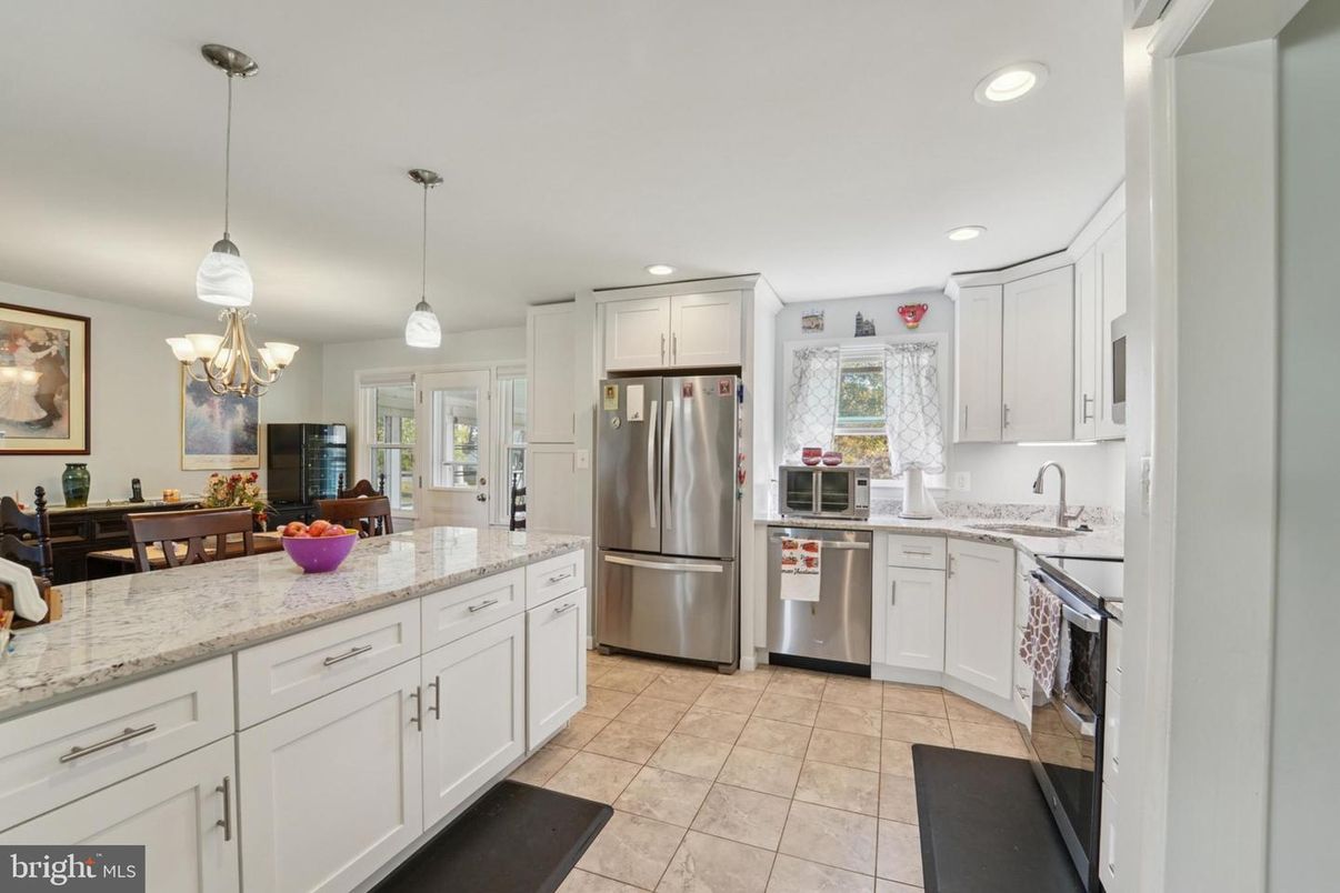 Interior, Kitchen, Pendant Lights, Recessed Lighting, Stainless Steel Appliances