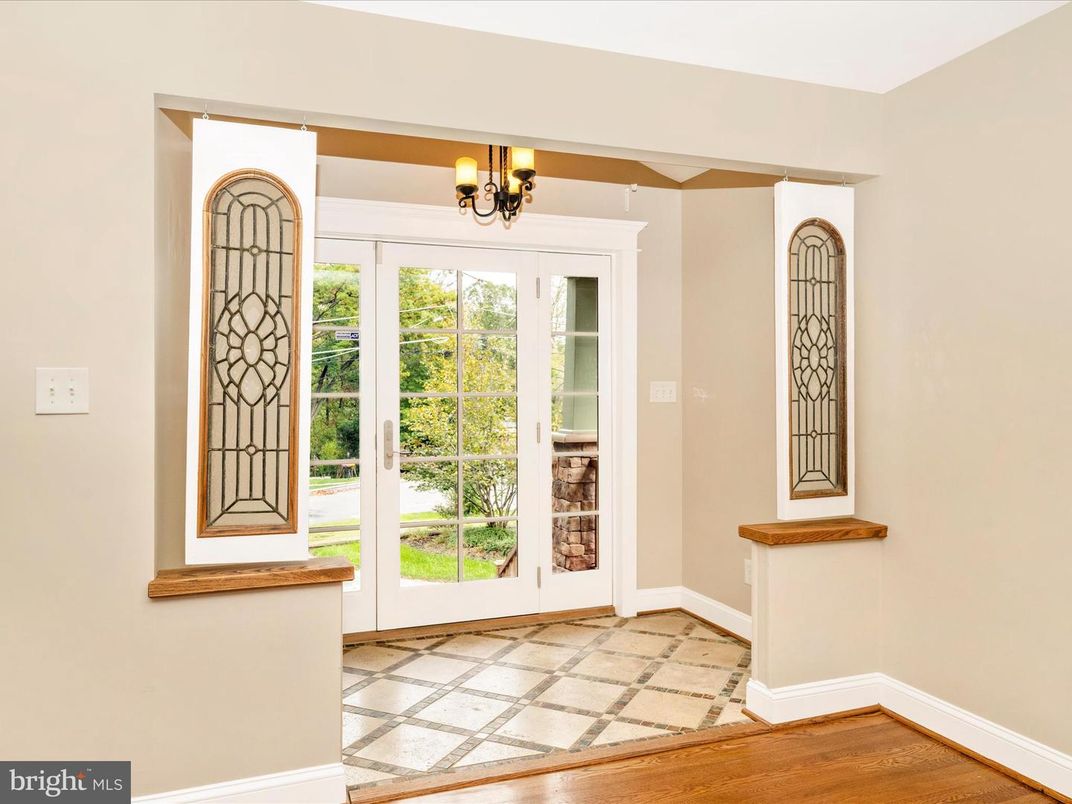Chandelier, Interior, Wood Texture Flooring
