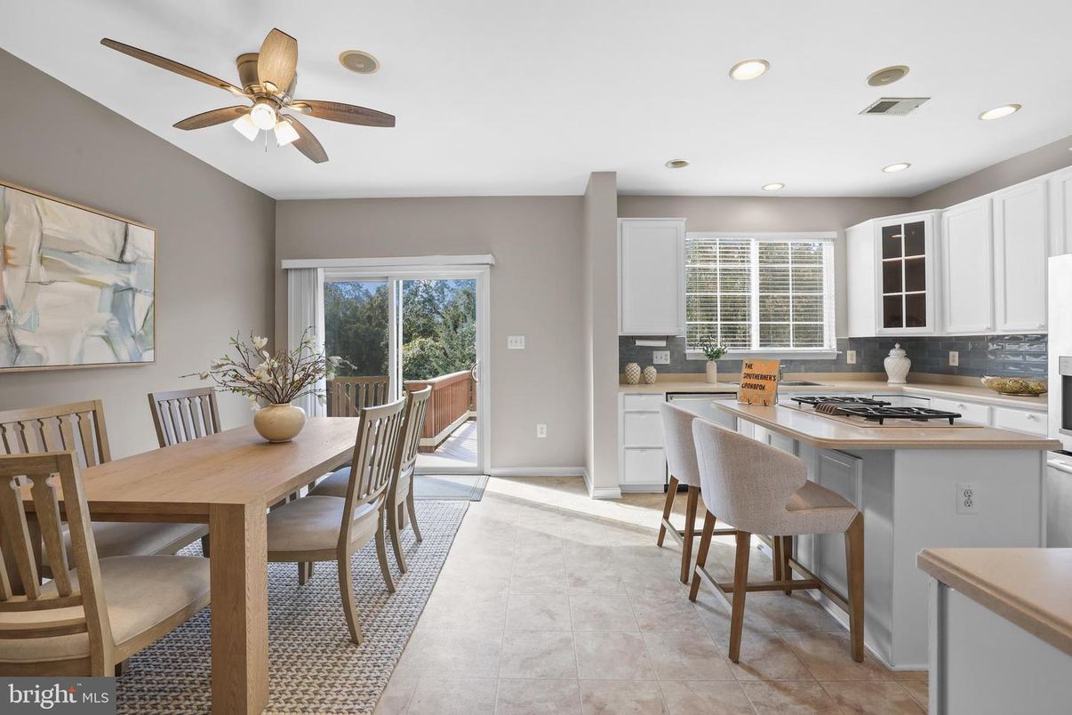 Dining room, Interior, Kitchen, Recessed Lighting